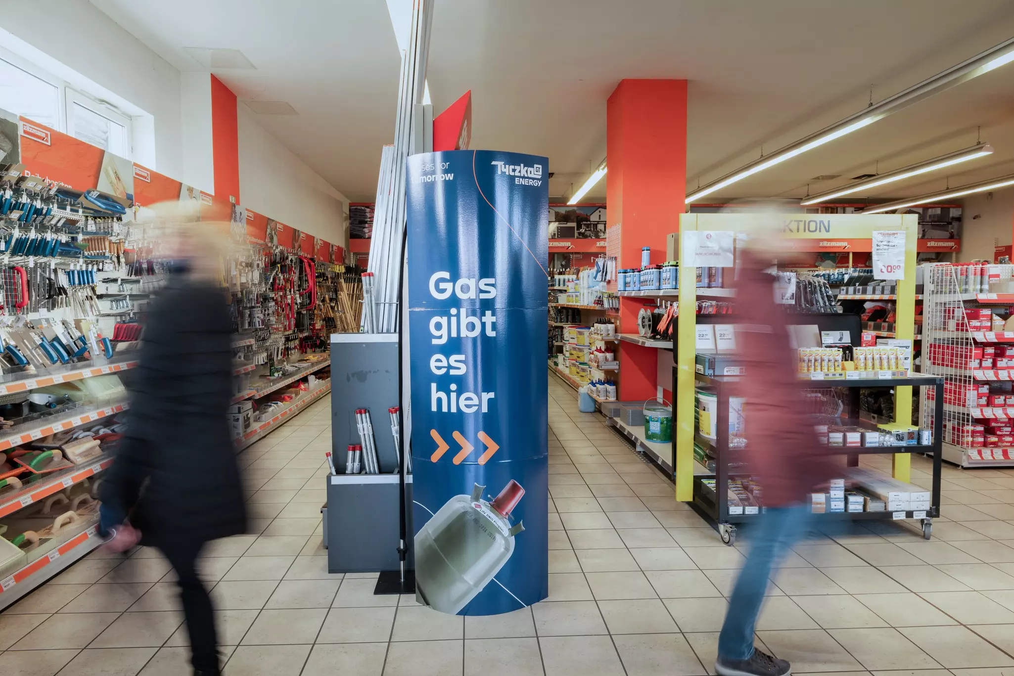 Flaschengas Handel - Werbeaufsteller im Baumarkt